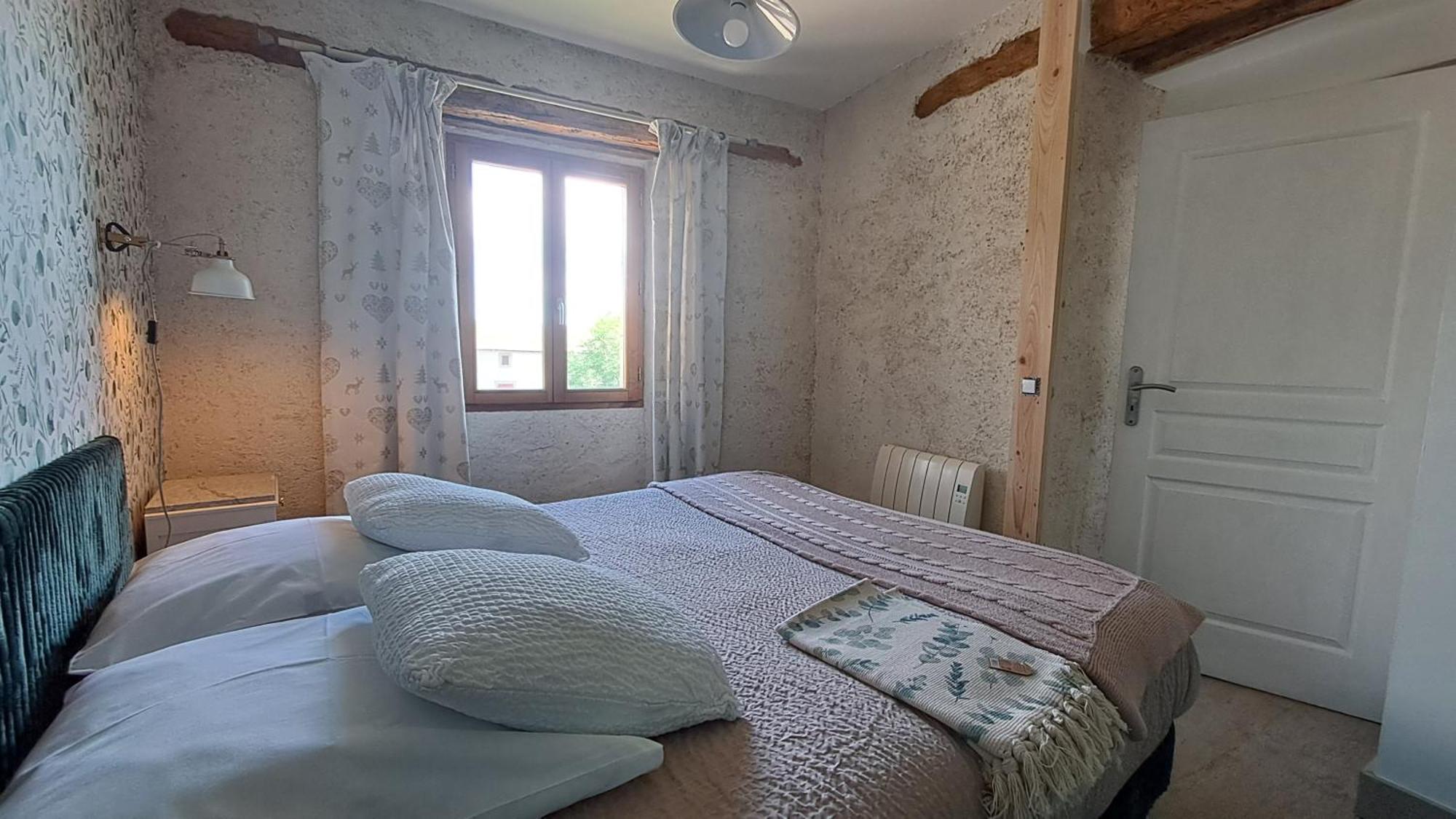 Le Grenier Des Moineaux Bed & Breakfast Font-Romeu-Odeillo-Via Room photo